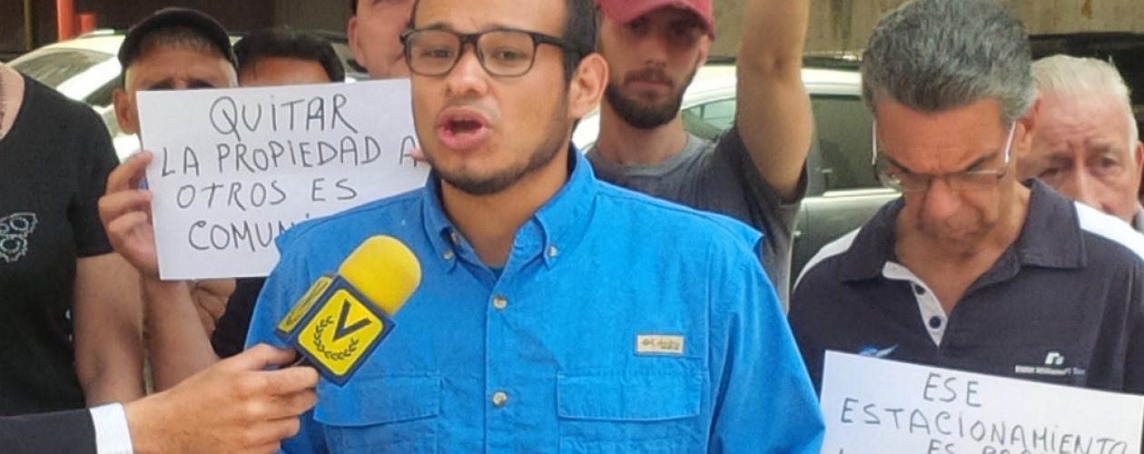 Colectivos atacaron asamblea del Frente Amplio en Caracas