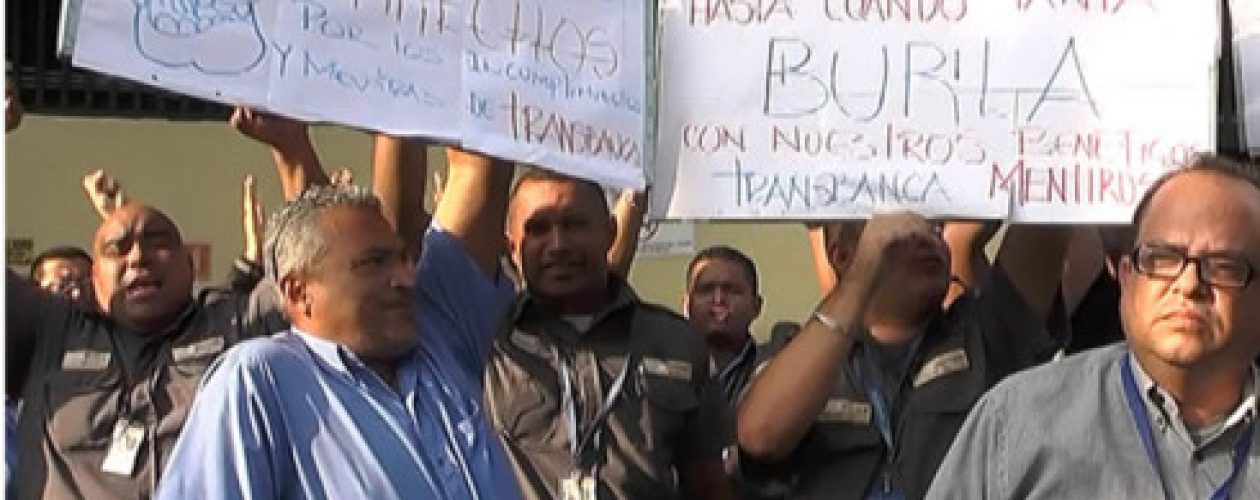 Por vencimiento de contrato colectivo sigue la protesta en Transbanca