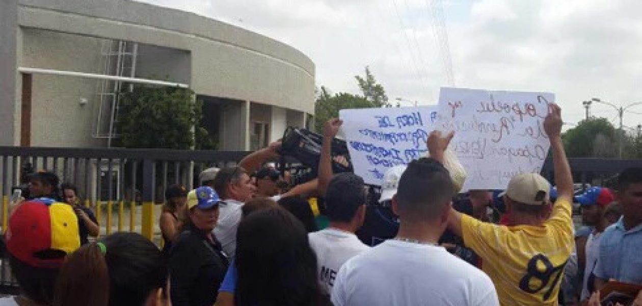 Protestan en Corpoelec del Zulia por aparatos dañados