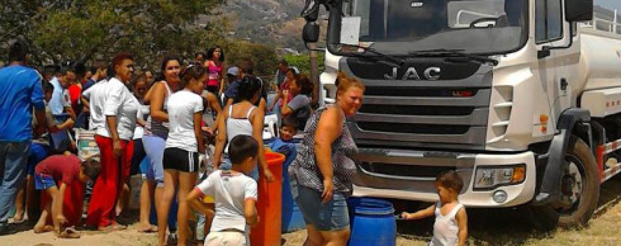 Crisis en Venezuela: Sin agua, sin alimentos, sin medicinas  y ahora la gasolina