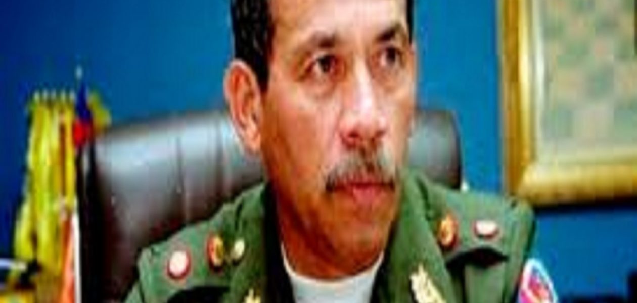 Fue detenido  el general retirado Victor Cruz Weffer en Maiquetia