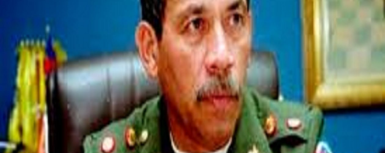 Fue detenido  el general retirado Victor Cruz Weffer en Maiquetia