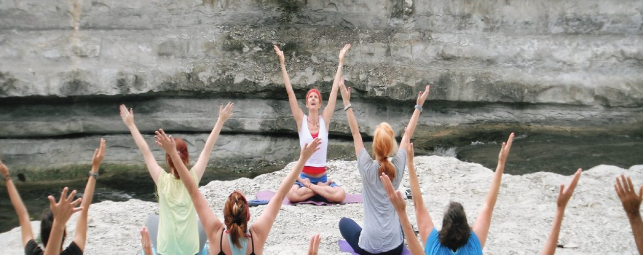 Día Internacional del Yoga en 2017 destaca los beneficios para la salud