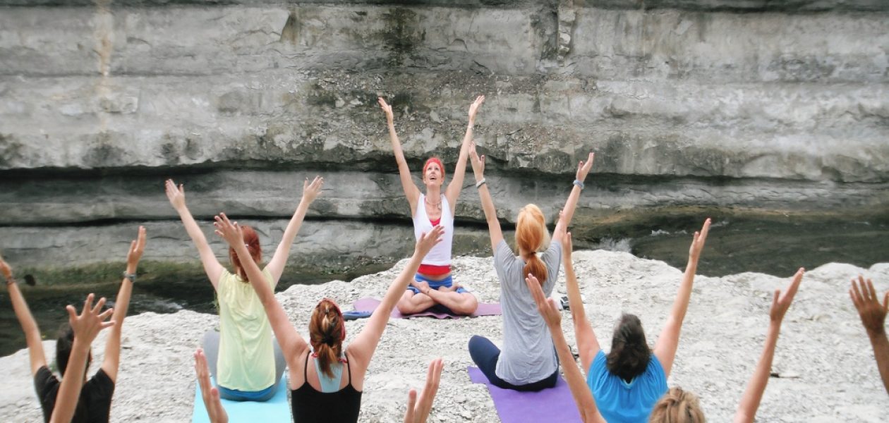 Día Internacional del Yoga en 2017 destaca los beneficios para la salud