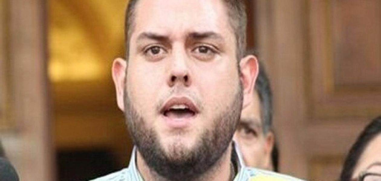 Colectivos chavistas agreden al diputado Juan Requesens