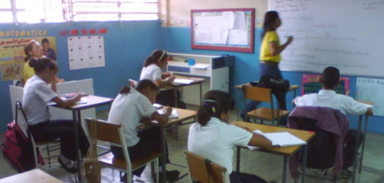 Educadores del estado Bolívar reclaman firma de contrato colectivo