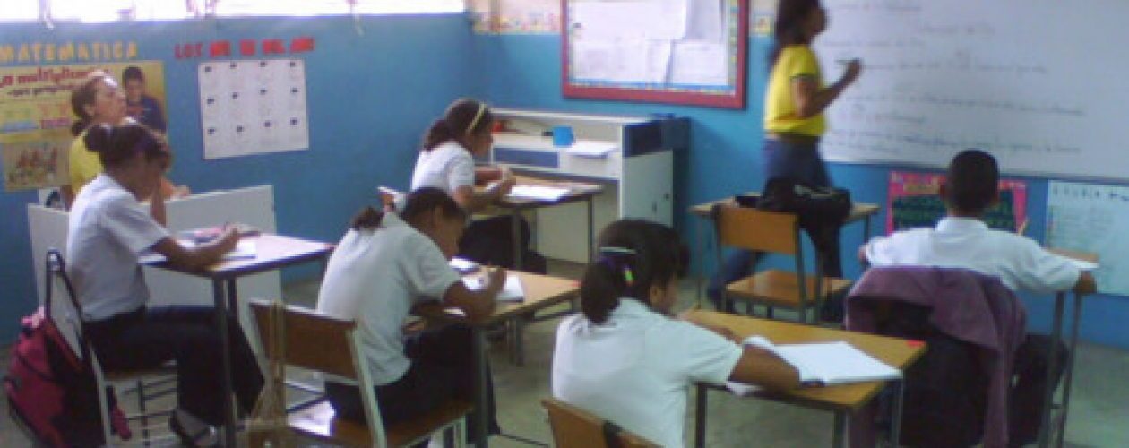 Educadores del estado Bolívar reclaman firma de contrato colectivo