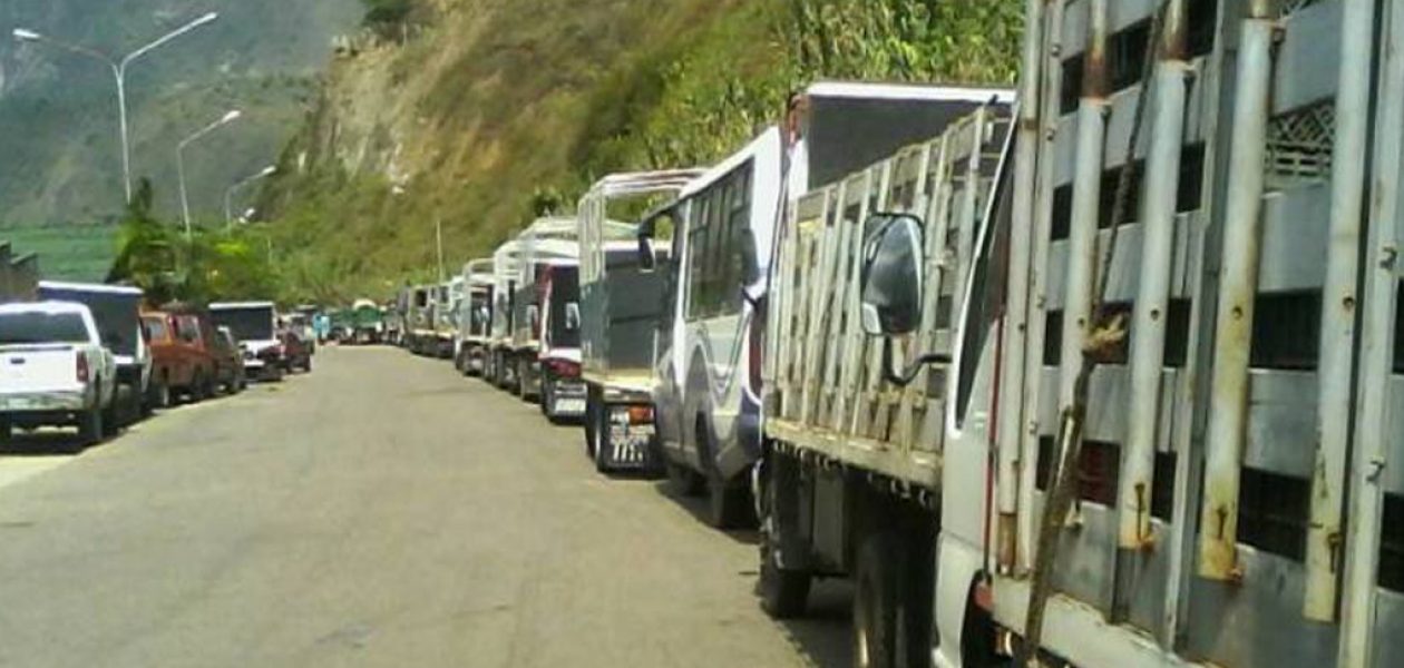 Escasez de diesel en Táchira paraliza a camiones de frutas y hortalizas