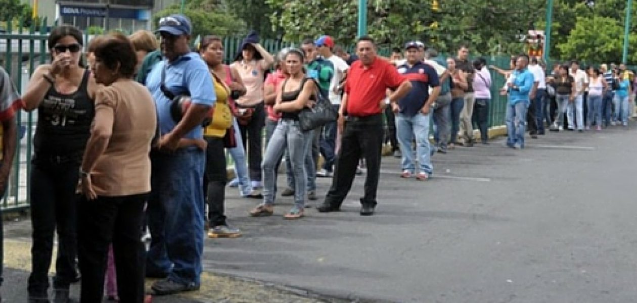 La escasez en Venezuela se acentúa y también la desesperación