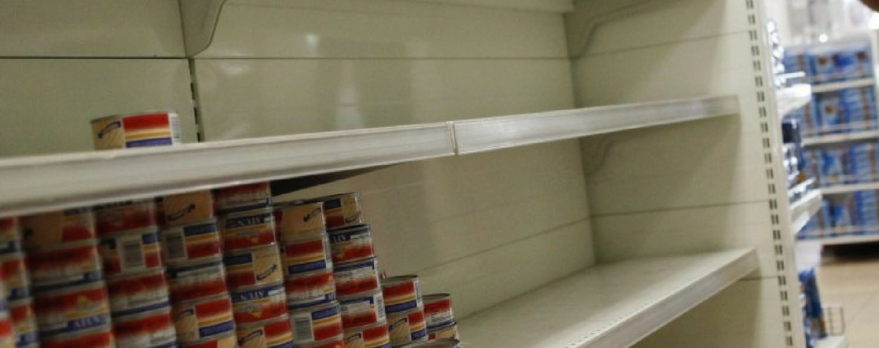 Por la escasez de alimentos los zulianos duermen sin cenar