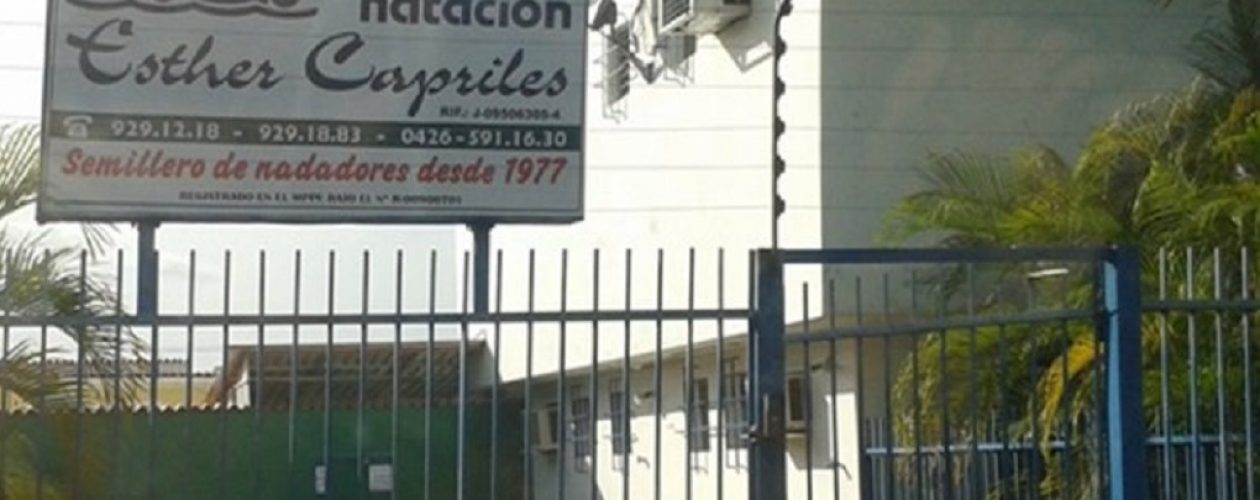 Crisis llega a la Escuela de natación Esther Capriles