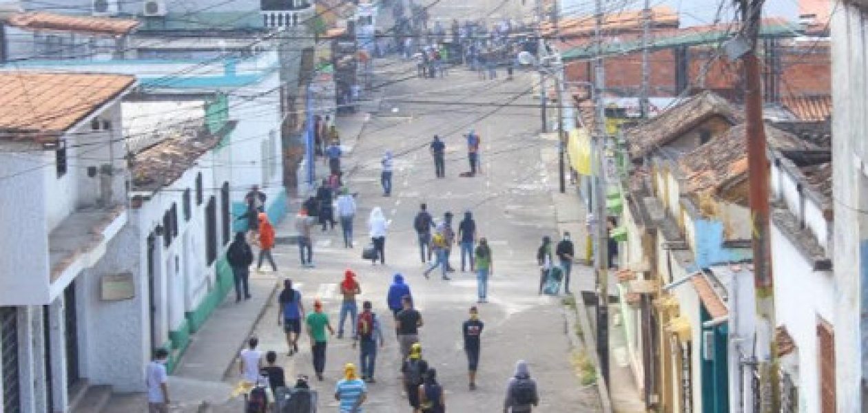 Estudiantes también exigen respeto al gobernador del Táchira