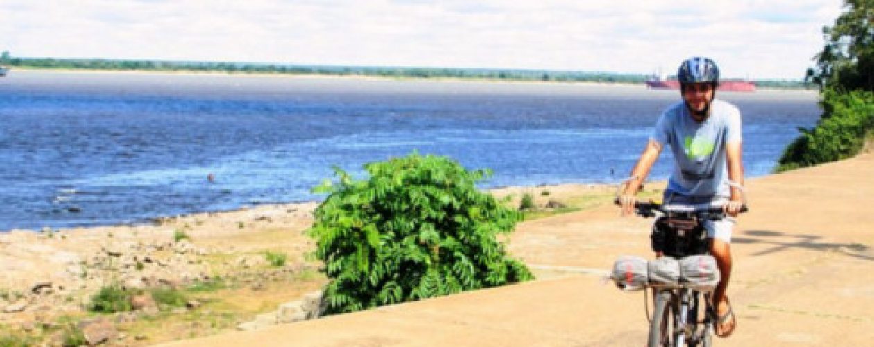 El Forrest Gump argentino hace parada en Guayana durante su travesía