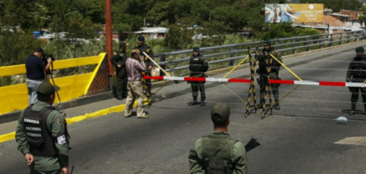 Militares dicen no saber cuándo abren la frontera