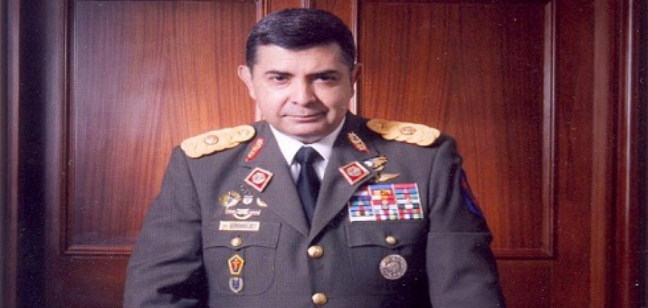 General Ángel Vivas fue detenido en su residencia