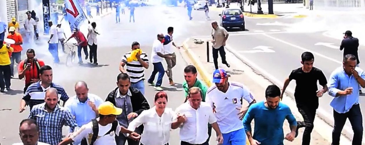 GNB ataca al gobernador Juan Pablo Guanipa en Maracaibo