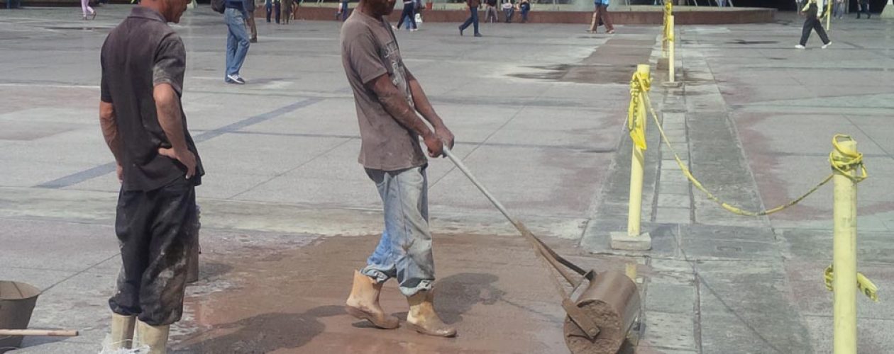 Develan guiso de Jorge Rodríguez con obras de la Plaza Diego Ibarra