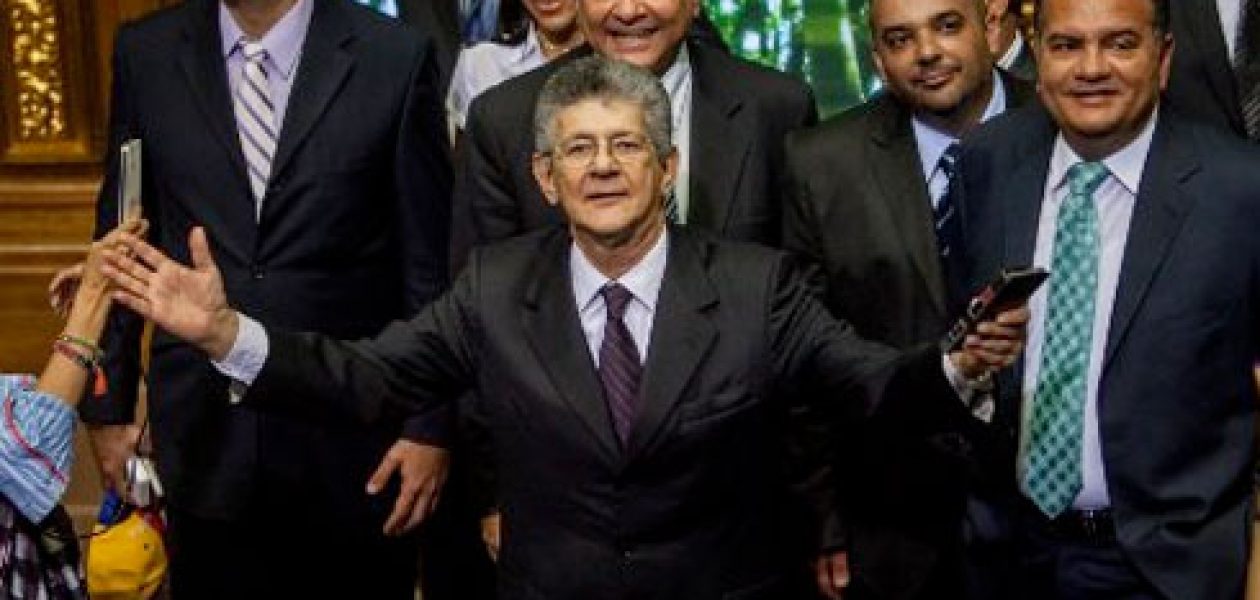 Crónica de la AN: Atropello a Henry Ramos Allup y preguntas incómodas a Cilia Flores