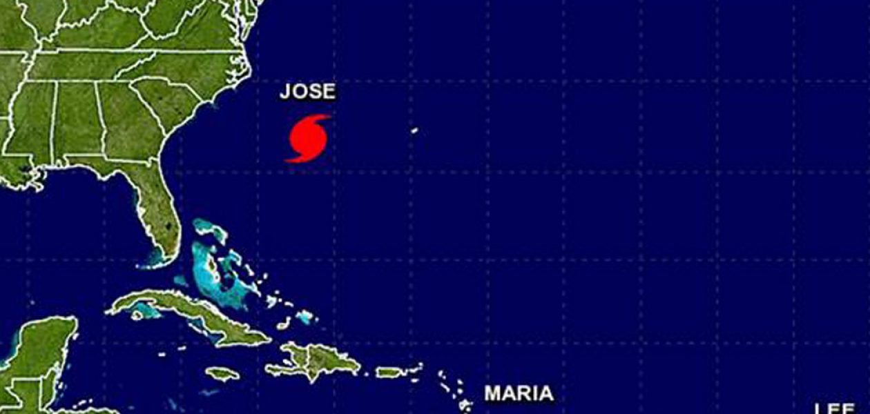 Paso del huracán María pone en alerta costas venezolanas