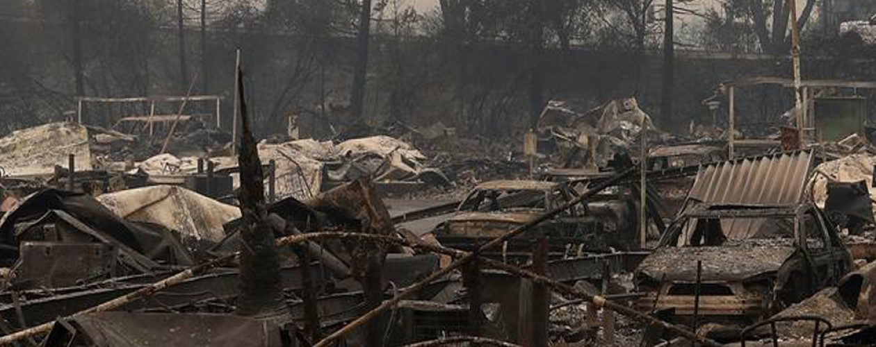 Incendios en California dejan 10 muertos y 1.500 edificios destruidos