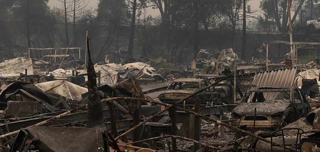 Incendios en California dejan 10 muertos y 1.500 edificios destruidos