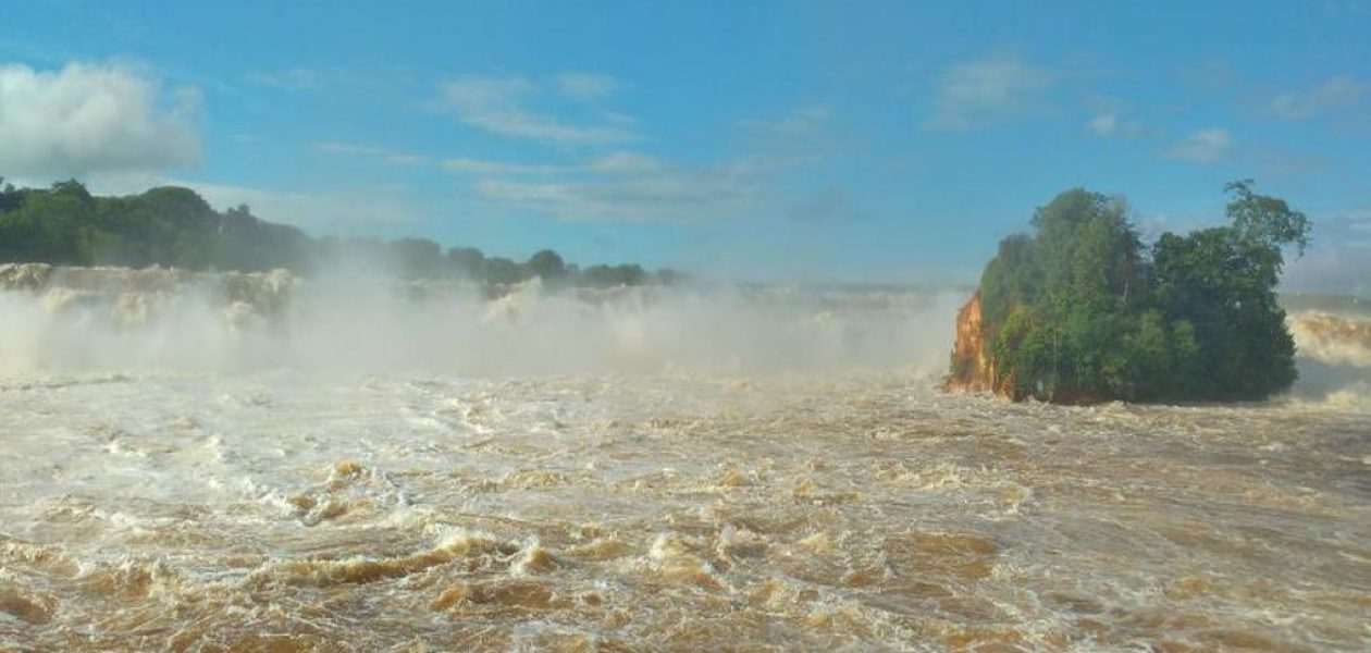 Lluvias y descarga en represa Macagua inunda más de 130 viviendas