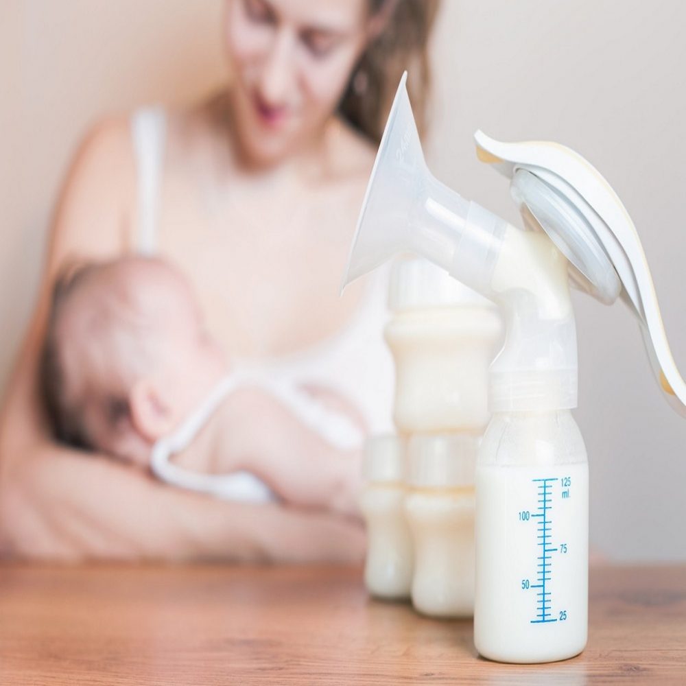 Madre gana miles de euros vendiendo su leche materna en Internet