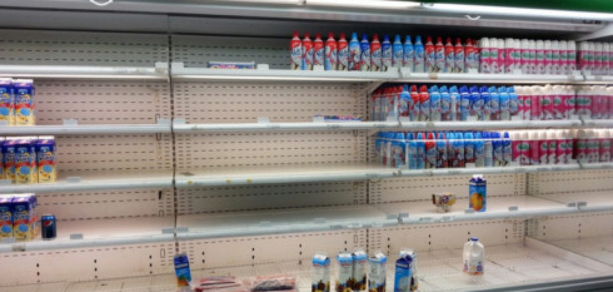 Comprar leche en Venezuela es casi imposible