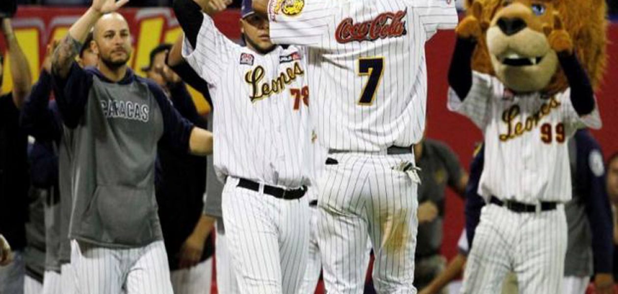 Fanáticos de Leones del Caracas rechazan aprobación de dólares para temporada de béisbol