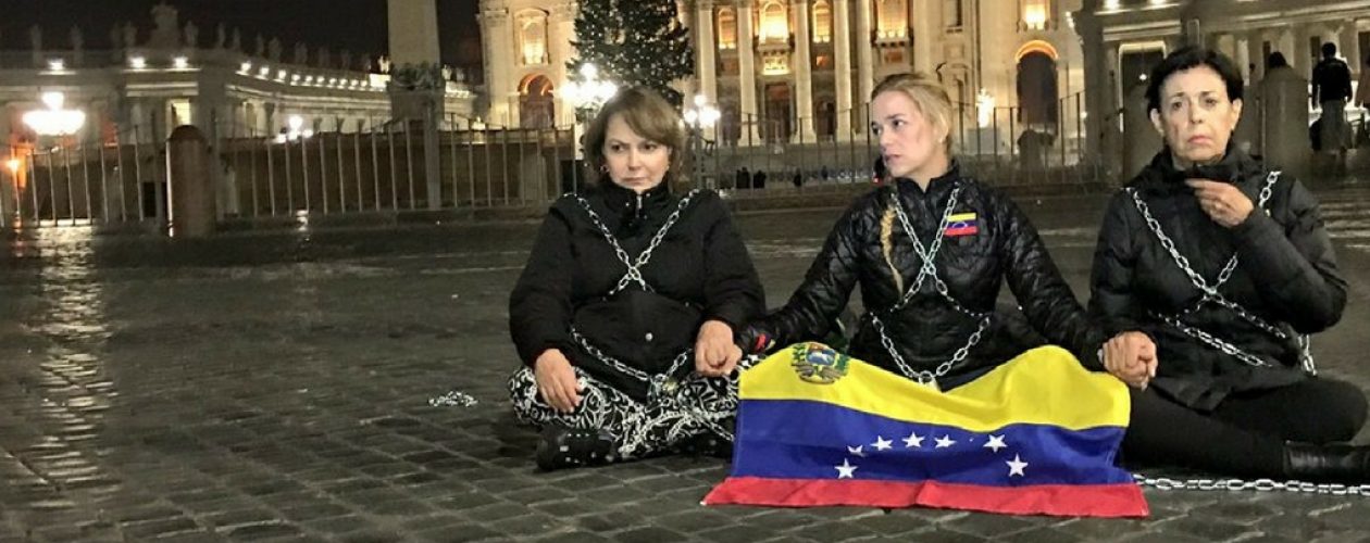 Levanta protesta Lilian Tintori en el Vaticano