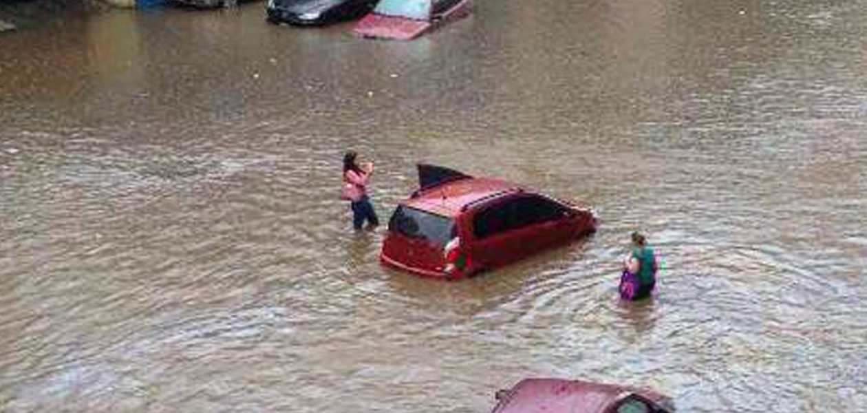 Lluvias en Caracas provocaron inundaciones en varios sectores