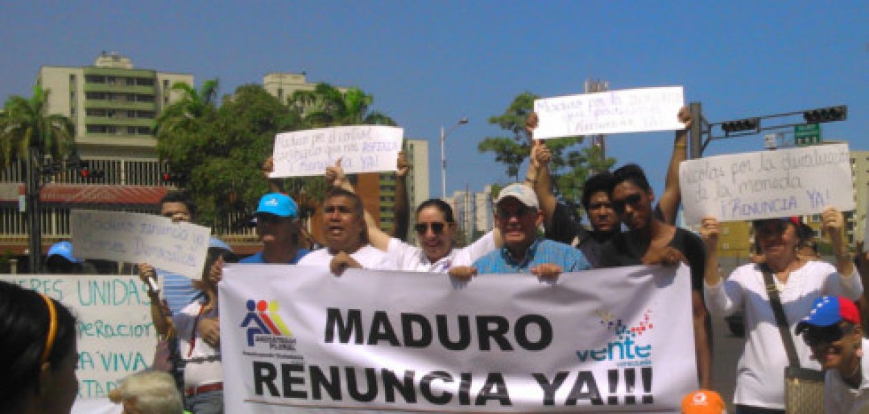 Mujeres exigen la renuncia de Nicolás Maduro
