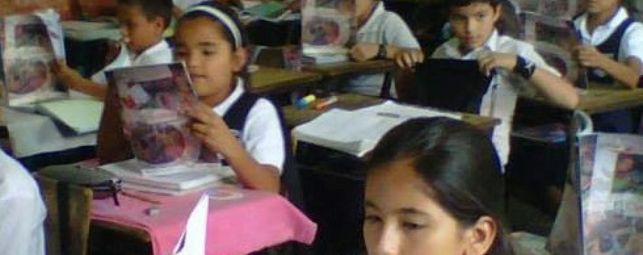 Escuela Manuelita Sáenz está a punto de caerse