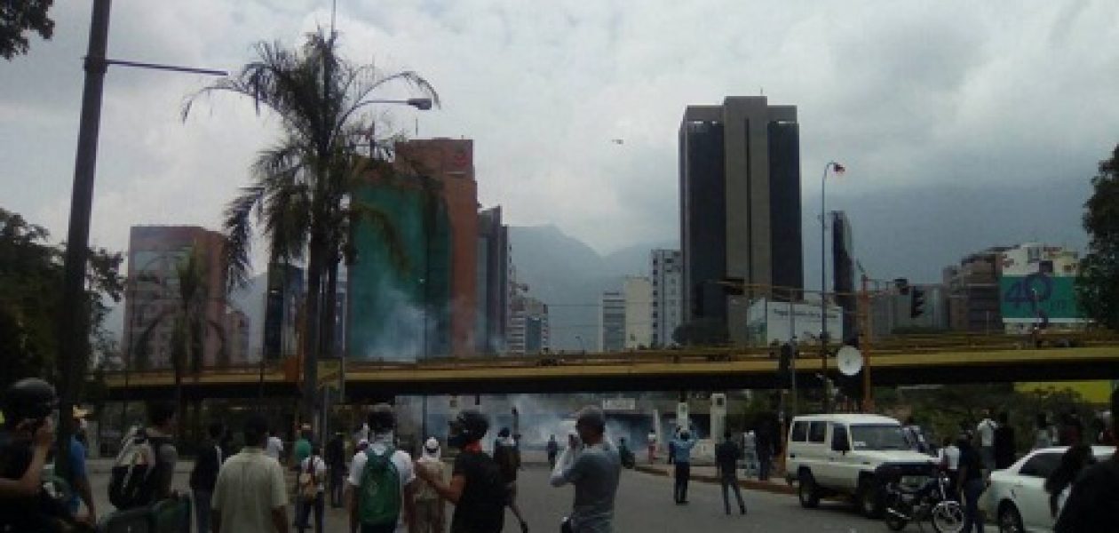 Marcha 20 de abril empañada por la represión