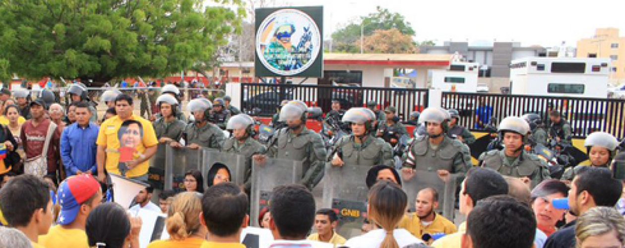 Marcha al CNE en Zulia: Desalojaron la sede electoral por supuestas amenazas