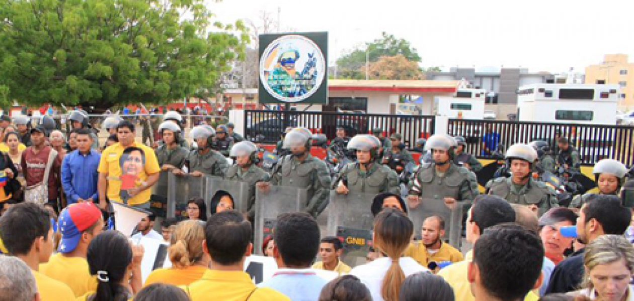 Marcha al CNE en Zulia: Desalojaron la sede electoral por supuestas amenazas