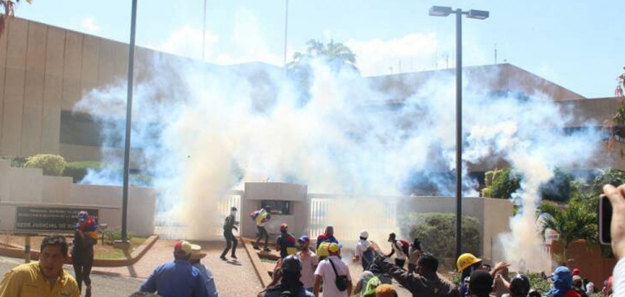 Marcha al TSJ en Maracaibo fue reprimida con lacrimógenas