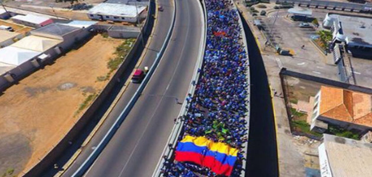 La marcha de la oposición en el estado Zulia se llenó