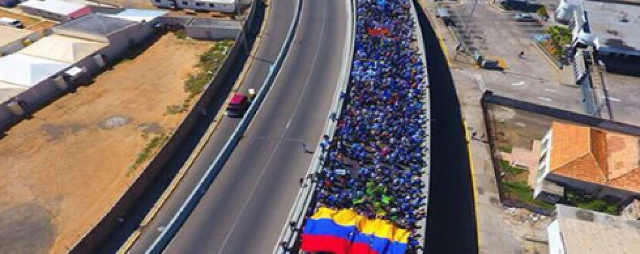 La marcha de la oposición en el estado Zulia se llenó