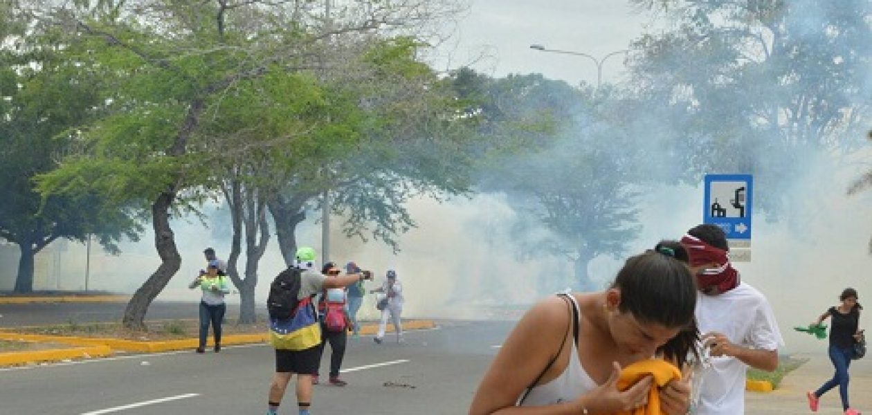 Reprimen marcha del 3 de mayo en Maracaibo con gases lacrimógenos