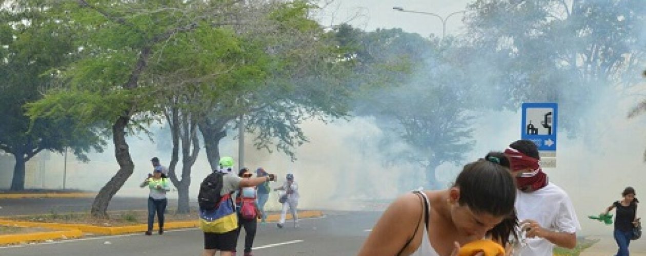 Reprimen marcha del 3 de mayo en Maracaibo con gases lacrimógenos