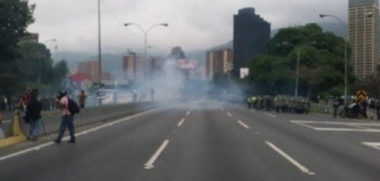 Marcha en Caracas reprimida por la Guardia Nacional