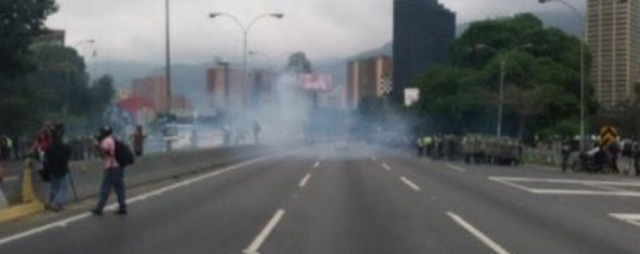 Marcha en Caracas reprimida por la Guardia Nacional