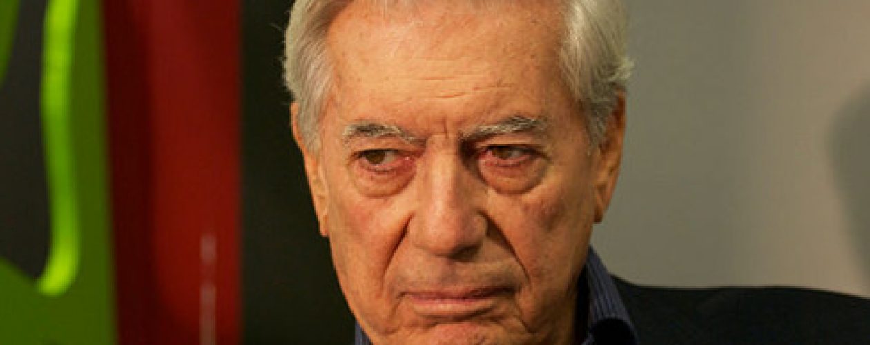 Mario Vargas Llosa: «el chavismo ha colocado al país al borde del abismo”