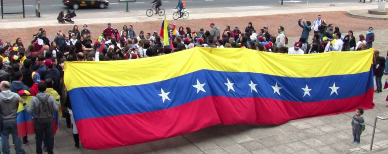 Facilitarán trámites para estudiantes y profesionales venezolanos en Argentina