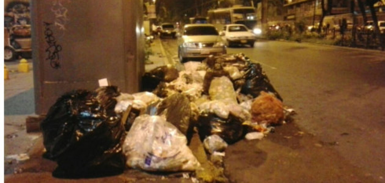 En el municipio Libertador viven rodeados de basura