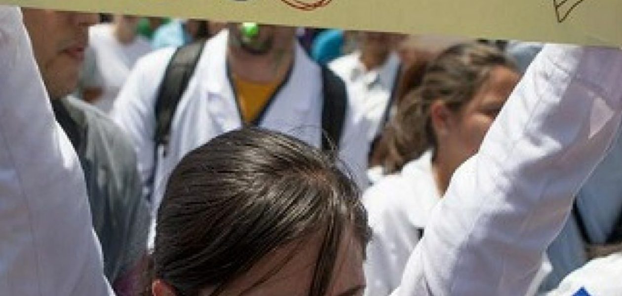 Unos 22 mil médicos se han ido de Venezuela, según la FMV