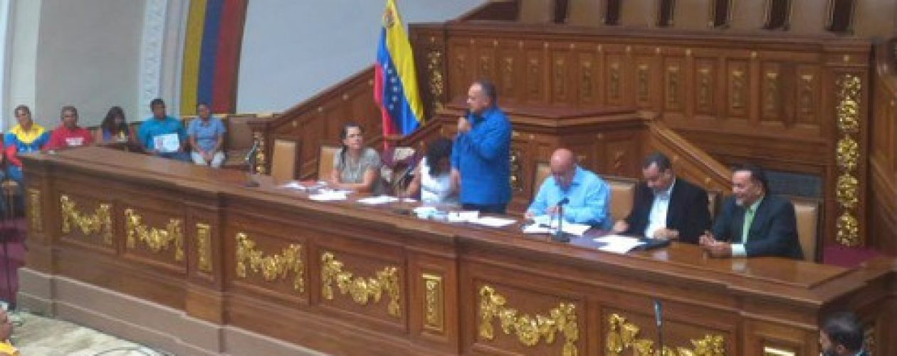 Figura del «parlamento comunal nacional» no existe en la legislación venezolana