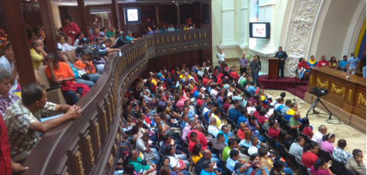 Cabello instala Parlamento Comunal Nacional paralelo a la AN