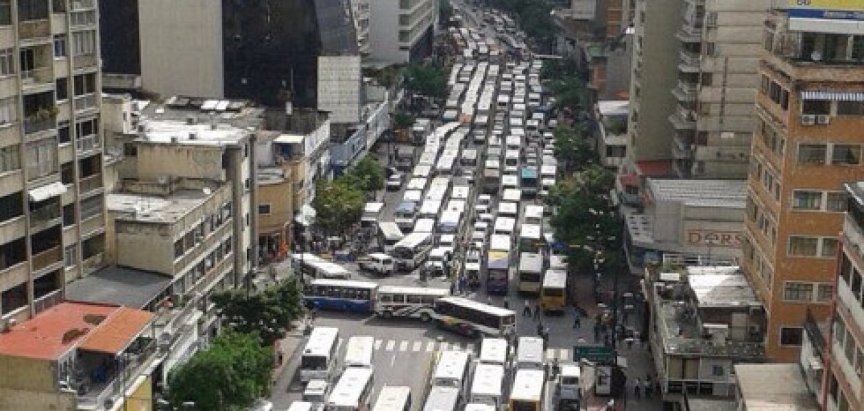 Paro de transporte colapsa Caracas